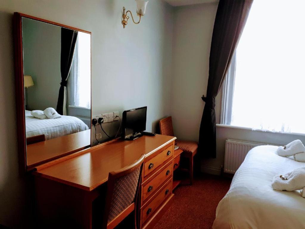 Oyo No 3 Hotel Bath Exterior photo